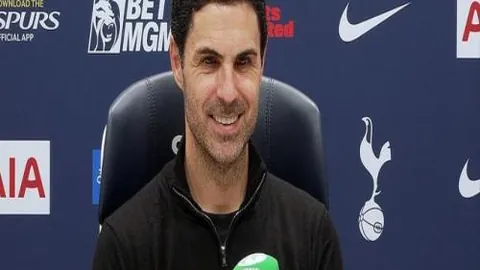 阿德巴约半场尾端接希罗精妙长传，联手打造团队进攻高潮